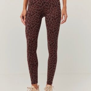 Pact Organic Women's Chocolate Leopard PureActive Pocket Legging SZ S